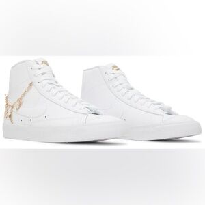 Nike Women’s Blazers -  Mid '77 LX 'Lucky Charms - White’